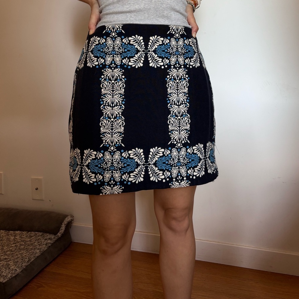 Chic Navy Mini Skirt with Blue Floral Design